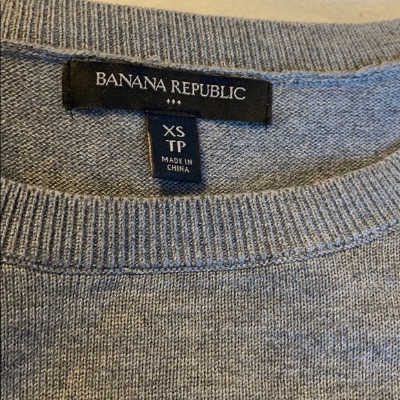 Banana Republic - Grey Sweater - Picture 5 of 6